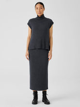 Merino Slim Pencil Skirt in Regenerative Wool