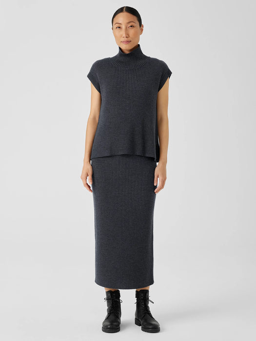 Merino Slim Pencil Skirt in Regenerative Wool