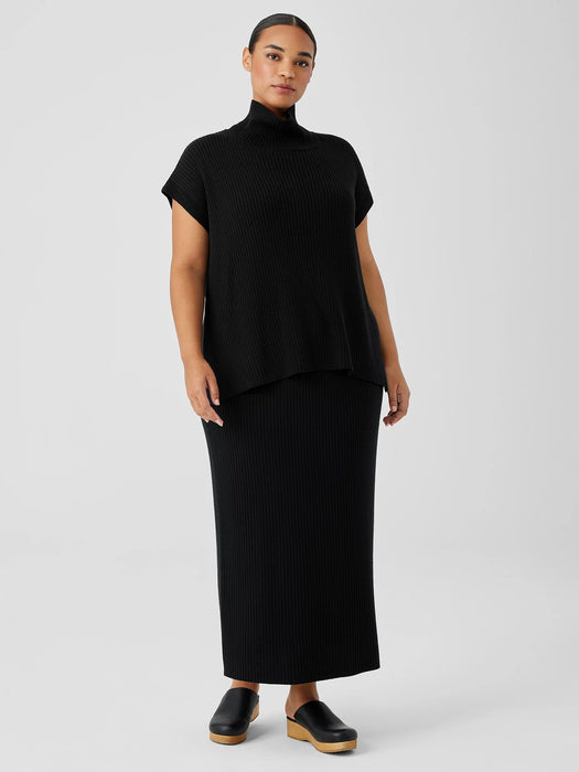 Merino Slim Pencil Skirt in Regenerative Wool