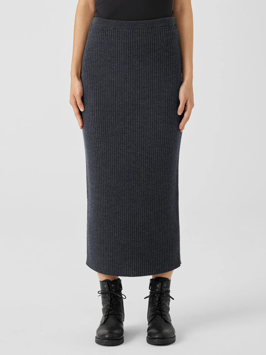 Merino Slim Pencil Skirt in Regenerative Wool
