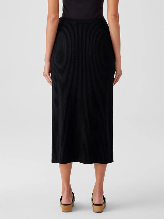 Merino Slim Pencil Skirt in Regenerative Wool