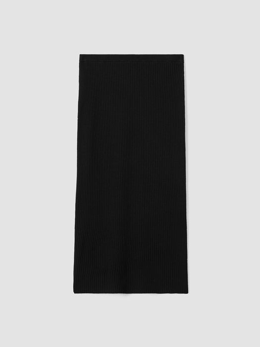 Merino Slim Pencil Skirt in Regenerative Wool